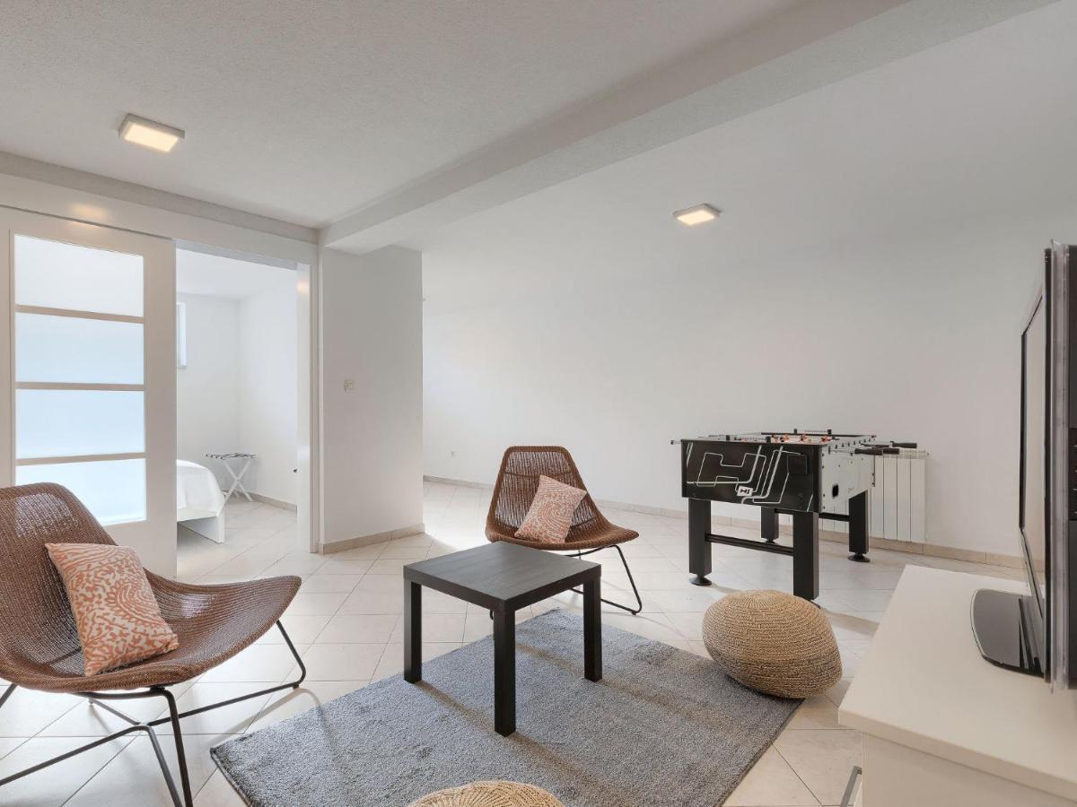 Holiday Home Villa Beach Front By Interhome 사부드리자 외부 사진
